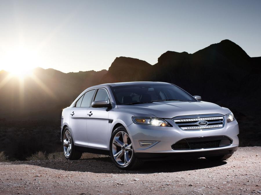  Ford Taurus SHO 2010 года  (фото 181 из 248)